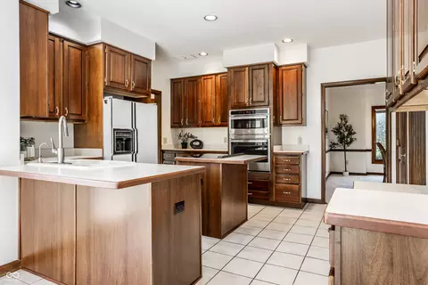Kitchen - 2540 Sutton Ave, Carmel, IN 46032 photo 2 of 7