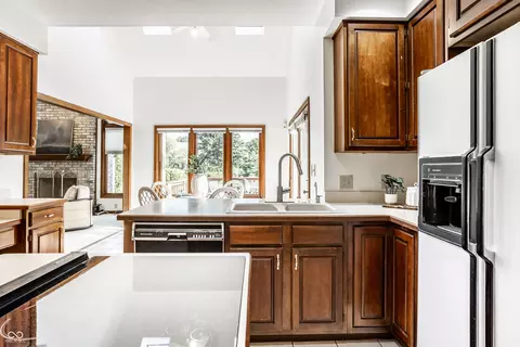 Kitchen - 2540 Sutton Ave, Carmel, IN 46032 photo 6 of 7