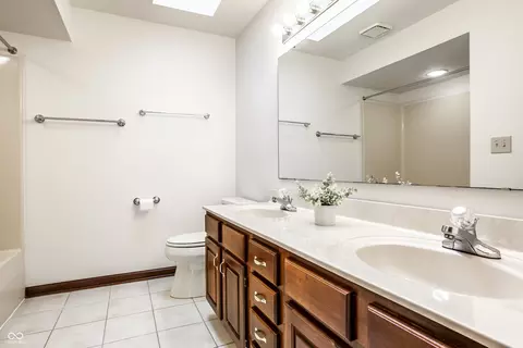 Bath - 2540 Sutton Ave, Carmel, IN 46032 photo 5 of 8