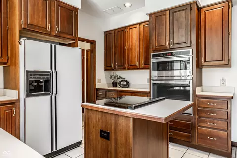 Kitchen - 2540 Sutton Ave, Carmel, IN 46032 photo 3 of 7