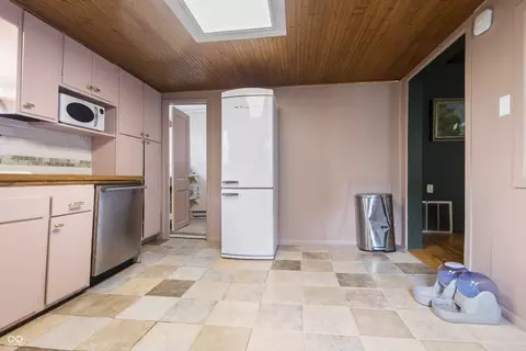 Kitchen - 308 S Davisson St, Bloomington, IN 47403 photo 3 of 4