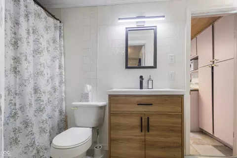 Bath - 308 S Davisson St, Bloomington, IN 47403 photo 1 of 1