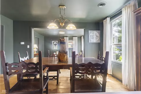 Dining - 308 S Davisson St, Bloomington, IN 47403 photo 2 of 3