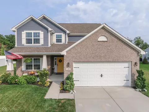 130 Blue Lace Dr, Whiteland, IN 46184
