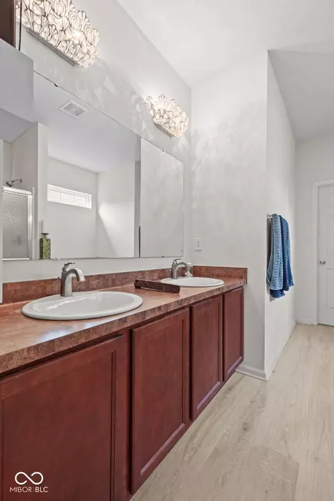 Bath - 5976 Chazimal St, Plainfield, IN 46168 photo 1 of 2