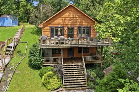 611 W Fleming Dr, Nineveh, IN 46164