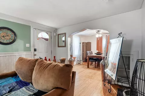 Entry Way - 3915 E 12th St, Indianapolis, IN 46201 photo 1 of 2