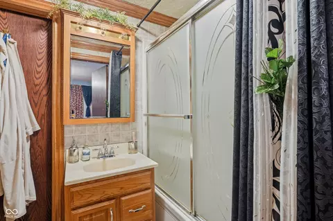 Bath - 3915 E 12th St, Indianapolis, IN 46201 photo 2 of 2
