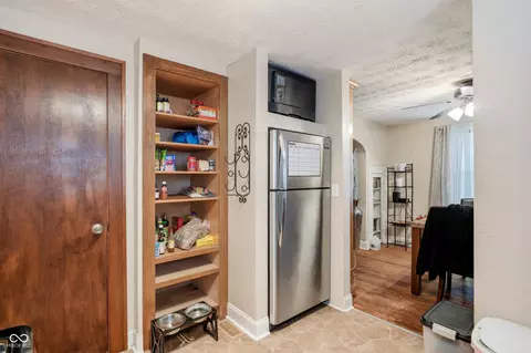 Entry Way - 3915 E 12th St, Indianapolis, IN 46201 photo 2 of 2