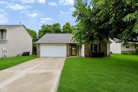 4846 Oakleigh Pkwy, Greenwood, IN 46143