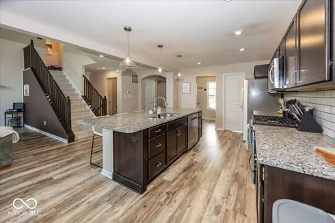 Entry Way - 8740 Buttonbush Cir, Plainfield, IN 46168 photo 3 of 5