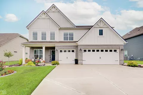 4242 Ironclad Dr, Bargersville, IN 46106