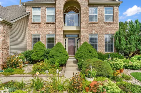 Exterior - 8608 Valarian Dr, Plainfield, IN 46168 photo 1 of 8