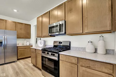 Kitchen - 1531 Pine Cir, Franklin, IN 46131 photo 3 of 7