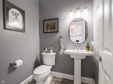 Bath - 2232 Longleaf Dr, Fort Wayne, IN 46814 photo 1 of 8