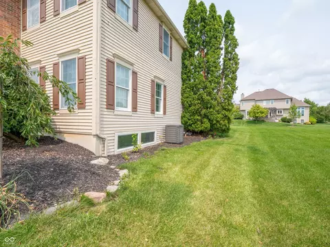 Exterior - 2232 Longleaf Dr, Fort Wayne, IN 46814 photo 5 of 24
