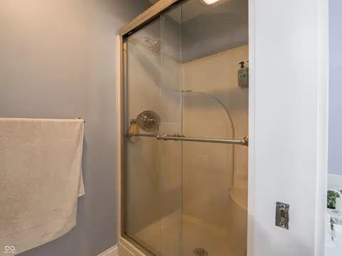 Bath - 2232 Longleaf Dr, Fort Wayne, IN 46814 photo 7 of 8