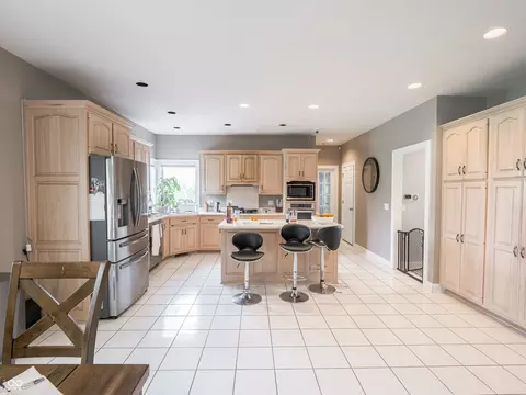 Kitchen - 2232 Longleaf Dr, Fort Wayne, IN 46814 photo 3 of 9