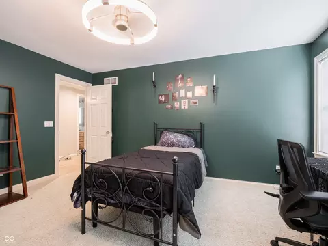 Bedroom - 2232 Longleaf Dr, Fort Wayne, IN 46814 photo 7 of 10