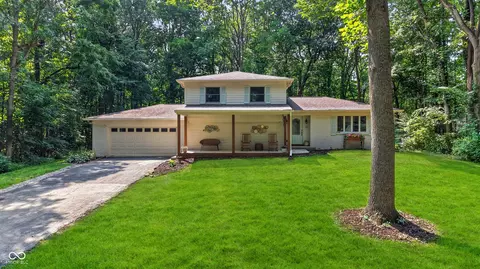 226 Saddlebrook Dr, Zionsville, IN 46077