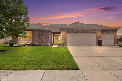 9332 N Bayland Dr, Mccordsville, IN 46055
