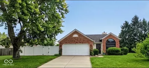 272 Suncrest Dr, Greenwood, IN 46143