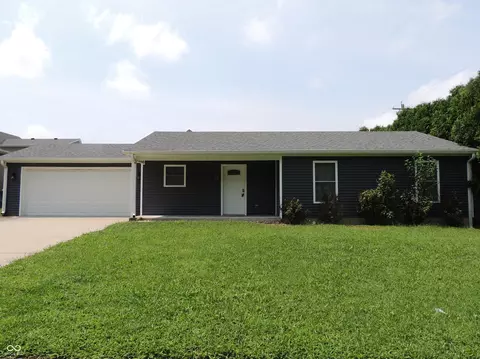 903 S Creek Dr E, Greensburg, IN 47240