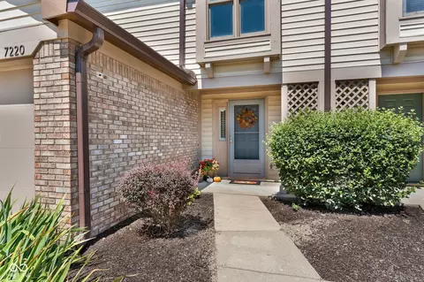 7220 Long Boat Dr, Indianapolis, IN 46250