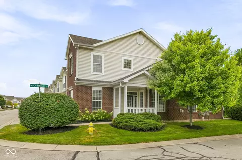 10968 Lemongrass Dr, Zionsville, IN 46077