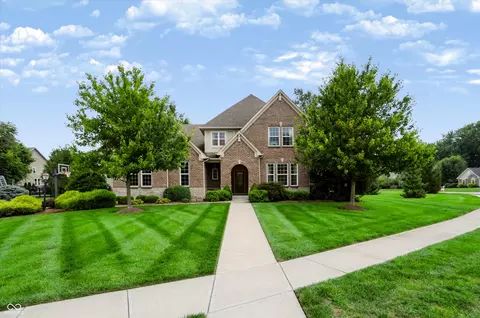 275 N Bend Dr, Greenwood, IN 46142