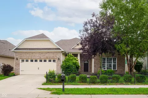 12051 Sanctuary Blvd, Zionsville, IN 46077