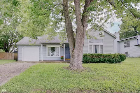1073 Laura Dr, Greenwood, IN 46143