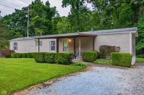 4858 S Shore Dr, Nashville, IN 47448