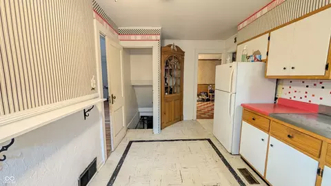 Kitchen - 922 Elbert St, Indianapolis, IN 46227 photo 1 of 2
