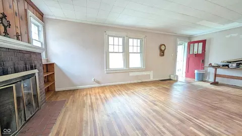 Living - 922 Elbert St, Indianapolis, IN 46227 photo 4 of 4