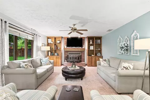 Living - 3628 Paddock Rd, Plainfield, IN 46168 photo 1 of 3