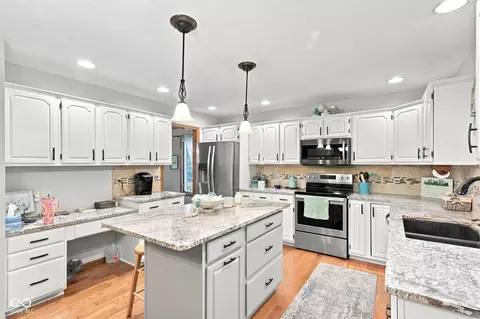 Kitchen - 3628 Paddock Rd, Plainfield, IN 46168 photo 2 of 3