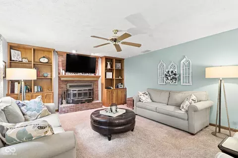 Living - 3628 Paddock Rd, Plainfield, IN 46168 photo 3 of 3