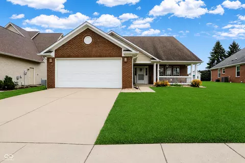 4317 W Summerhaven Dr, New Palestine, IN 46163