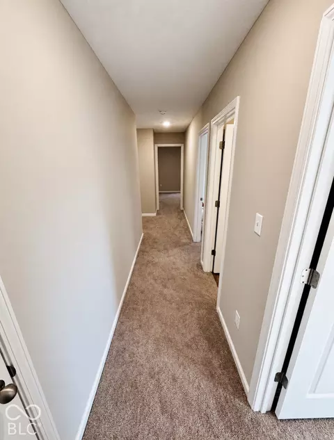 Entry Way - 1620 Creek Bed Ln, Pendleton, IN 46064 photo 6 of 6