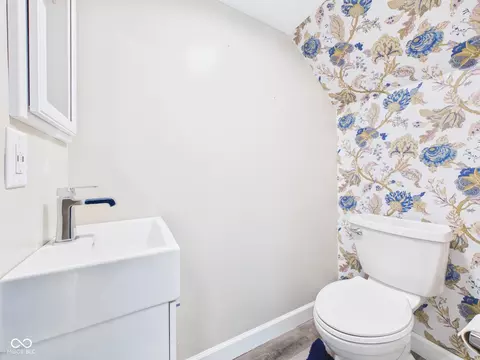 Bath - 558 Central Ave, Middletown, IN 47356 photo 3 of 3