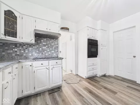 Kitchen - 558 Central Ave, Middletown, IN 47356 photo 3 of 3