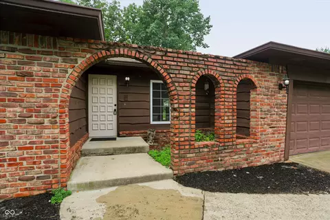 254 Summit Ridge Dr, Greenwood, IN 46142