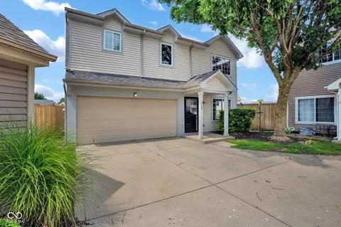 780 Mountain Pine Dr, Greenwood, IN 46143