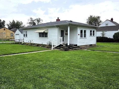30 W 39th St, Anderson, IN 46013