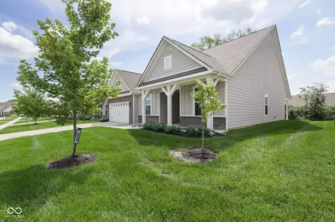 2537 Riviera Pl, Greenwood, IN 46143