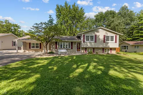 8069 Folkstone Rd, Indianapolis, IN 46268