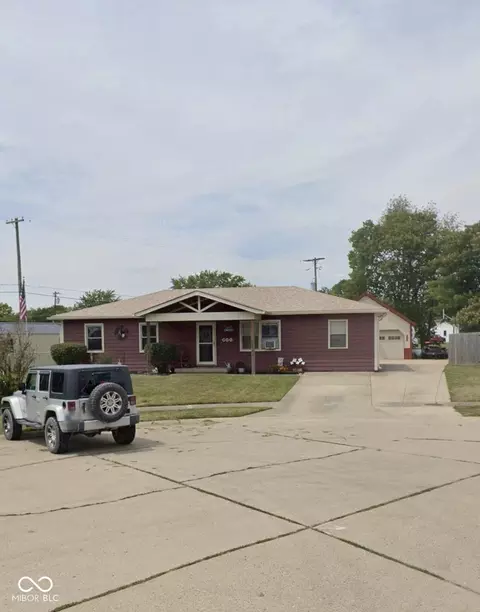 204 Glasgow Dr, Edinburgh, IN 46124