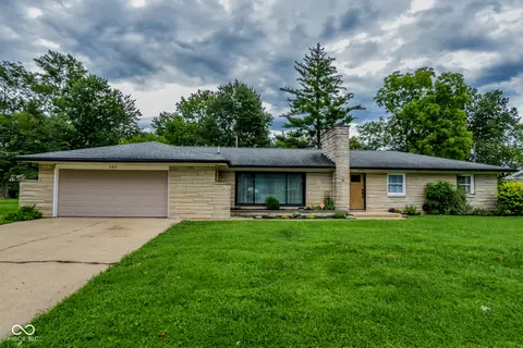 327 Brookside Ln, Plainfield, IN 46168