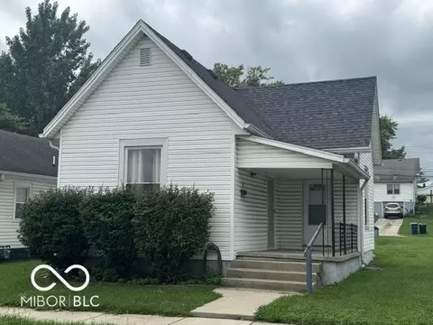 933 Shelby St, Shelbyville, IN 46176